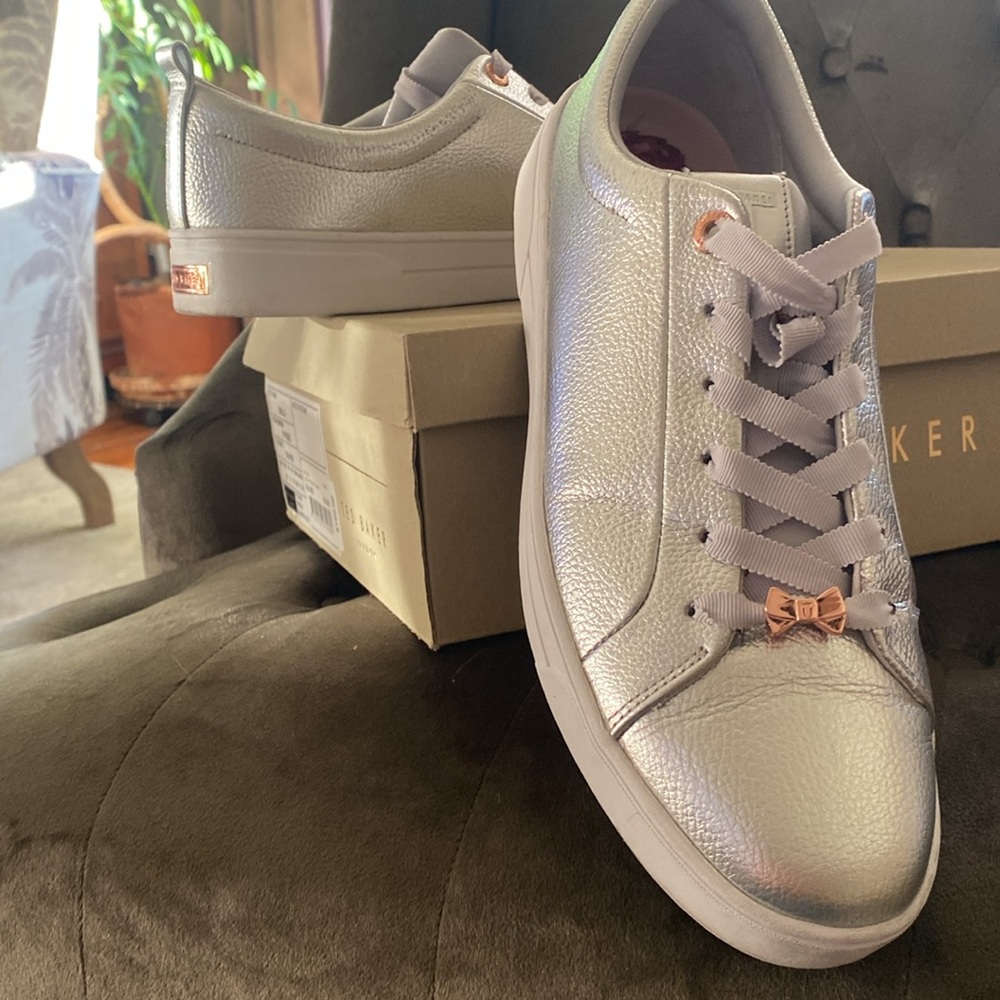 Ted Baker Gielli silver sneakers with box